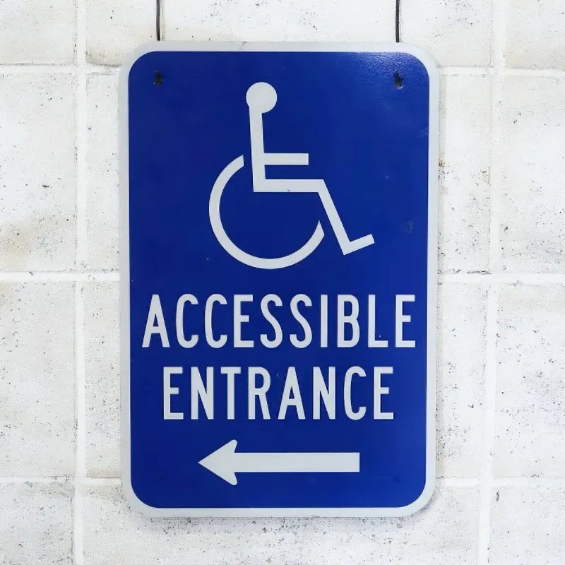 ACCESSIBLE ENTRANCE メタルサイン