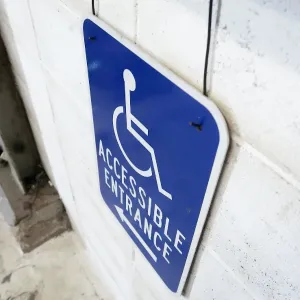 ACCESSIBLE ENTRANCE メタルサイン