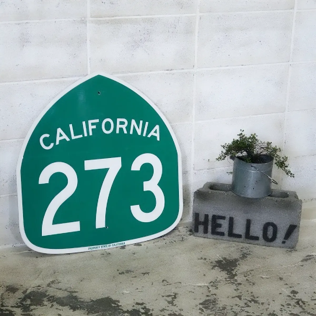 CALIFORNIA 273 ロードサイン