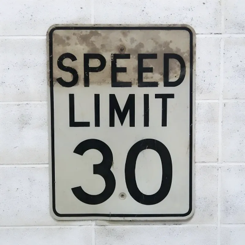 ロードサイン SPEED LIMIT 30