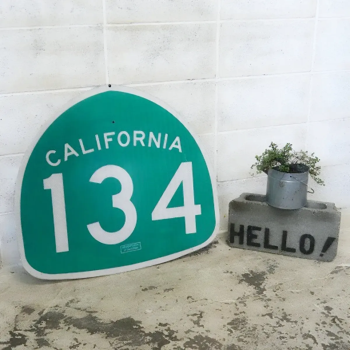 CALIFORNIA 134 ロードサイン
