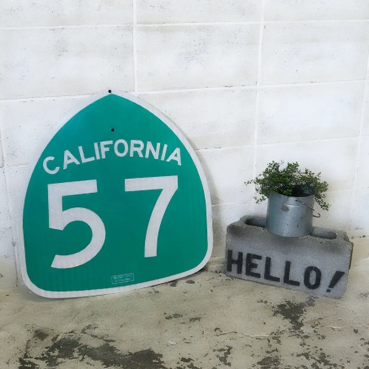 CALIFORNIA 57 ロードサイン