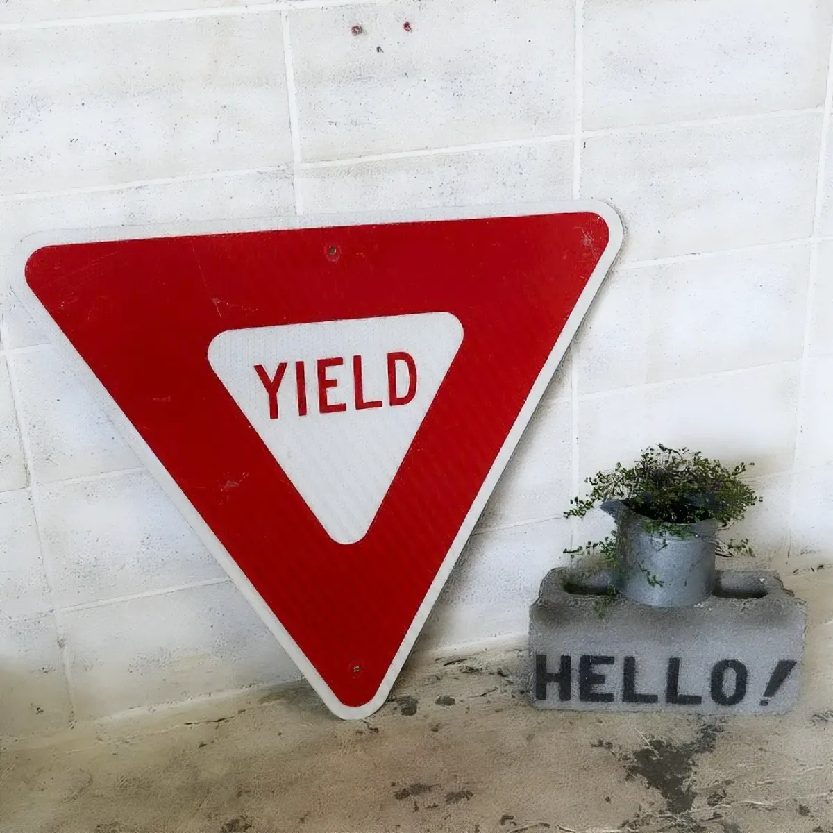 ロードサイン YIELD