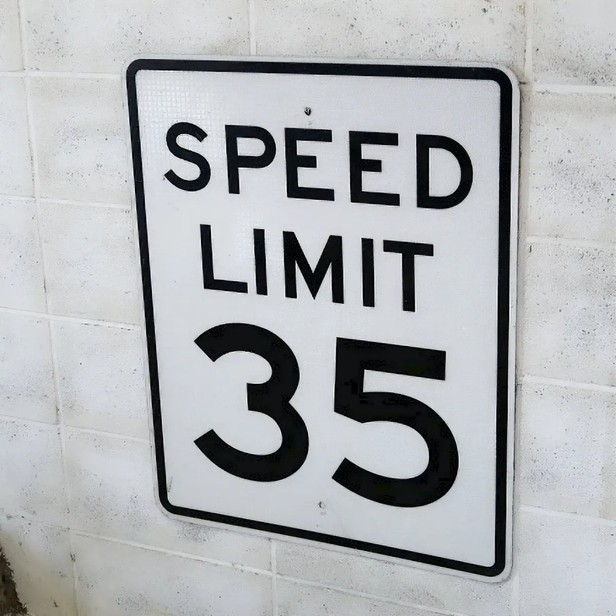 ロードサイン SPEED LIMIT 35