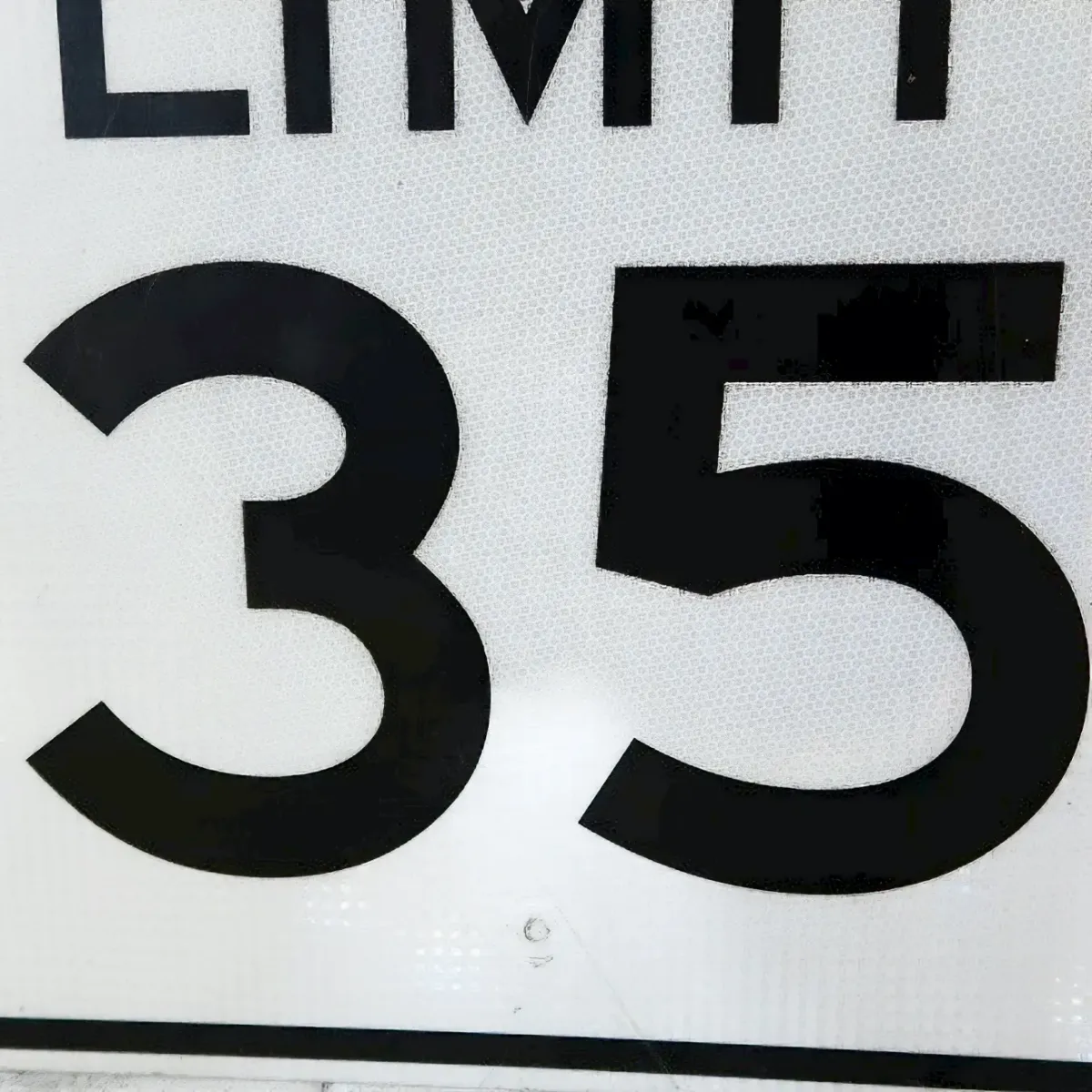 ロードサイン SPEED LIMIT 35