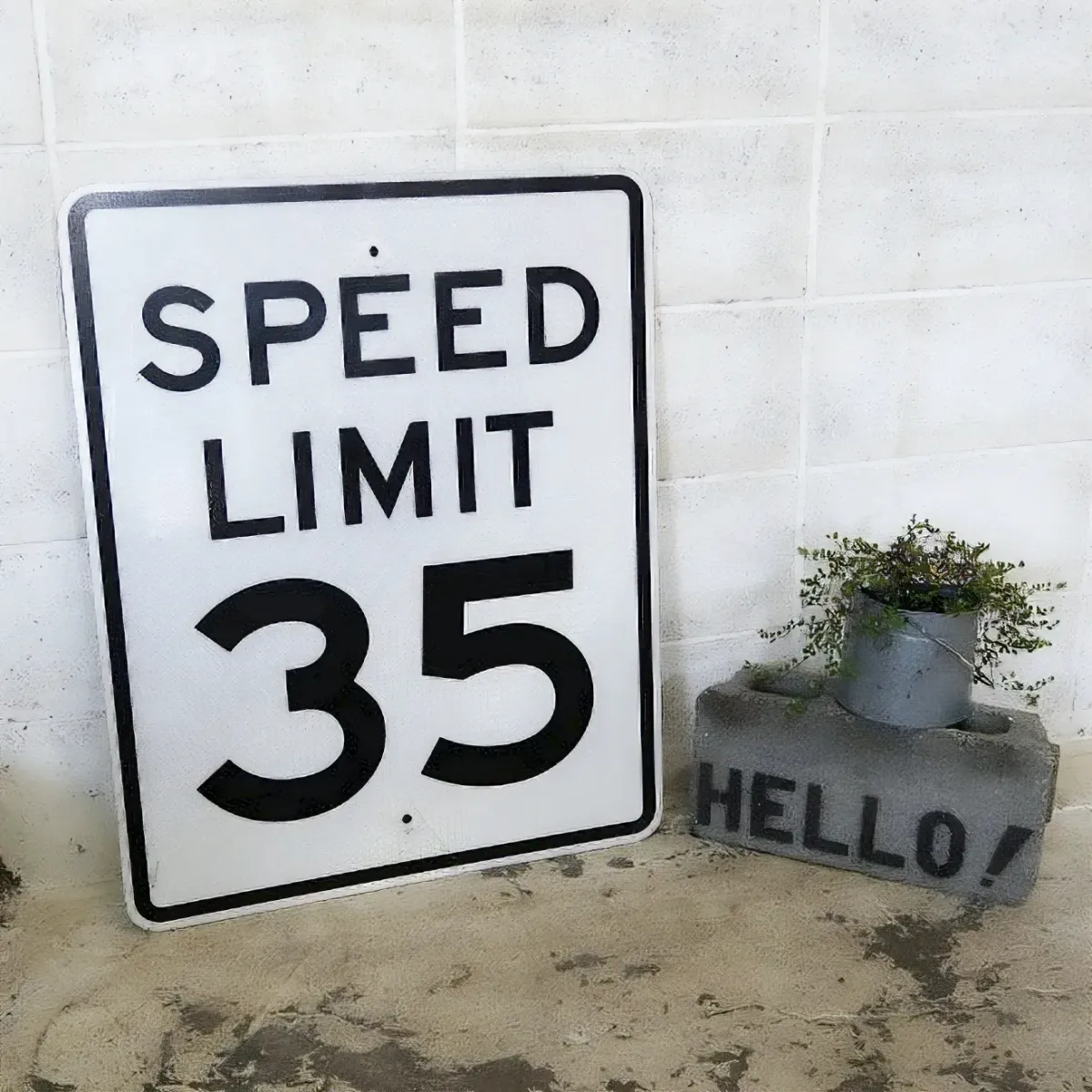 ロードサイン SPEED LIMIT 35