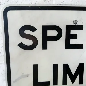 ロードサイン SPEED LIMIT 35