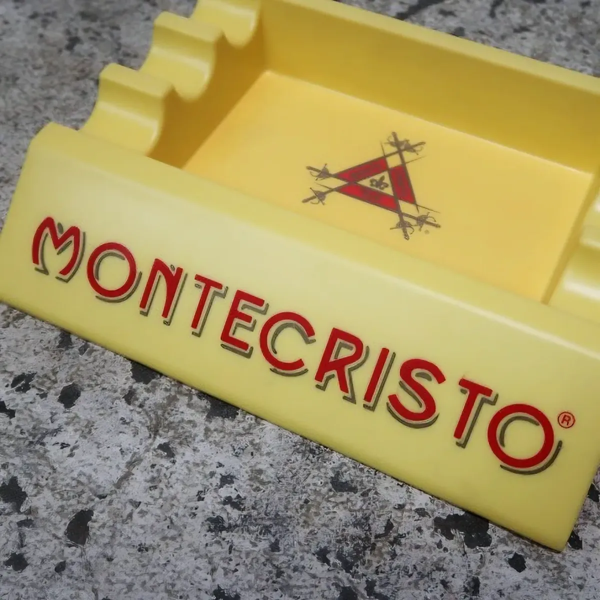 MONTECRISTO 葉巻 灰皿