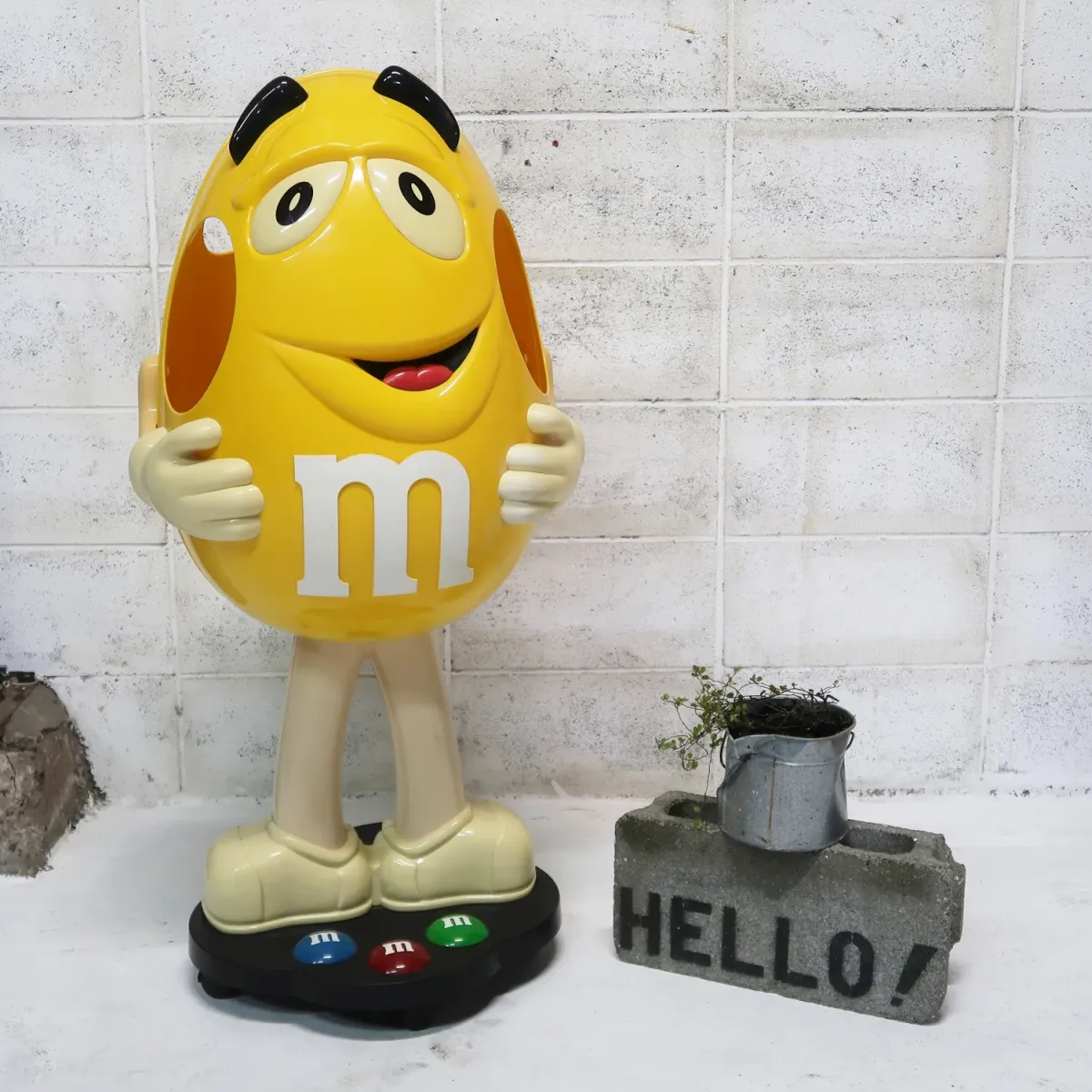 M&M's イエロー 大型 ストアディスプレイ