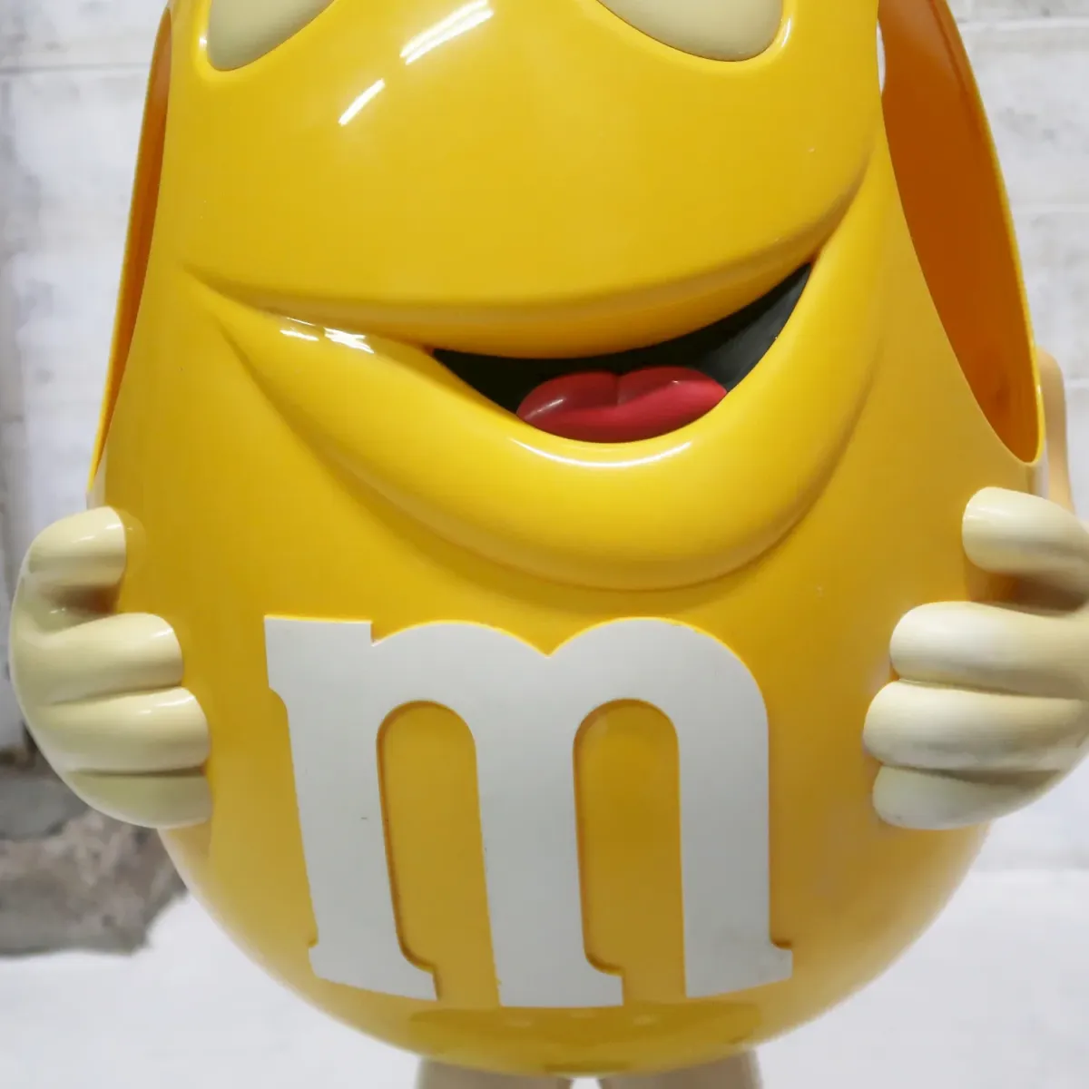 M&M's イエロー 大型 ストアディスプレイ