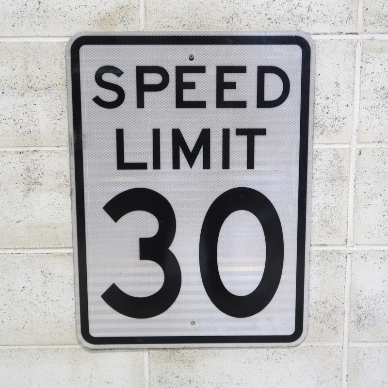 ロードサイン SPEED LIMIT 30