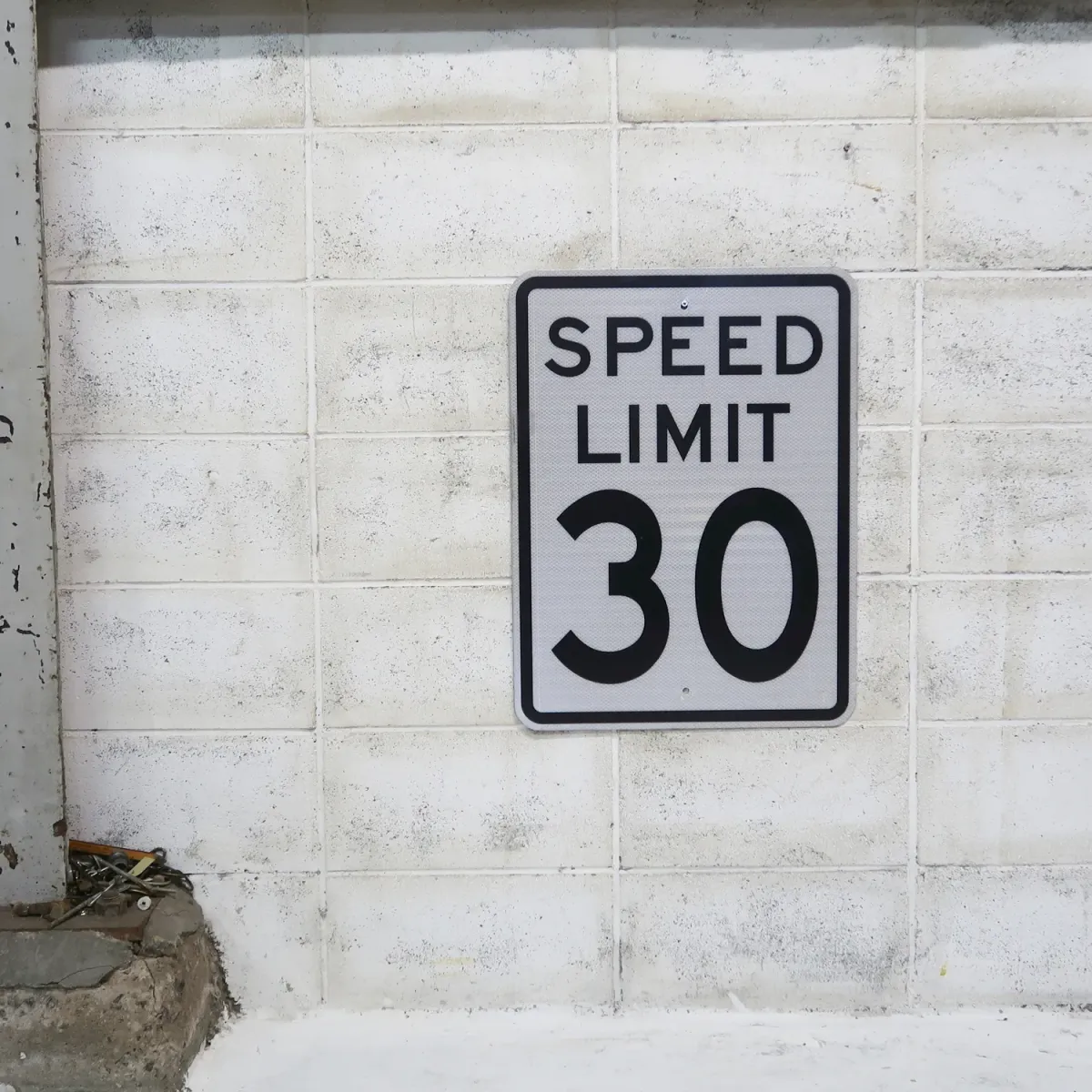 ロードサイン SPEED LIMIT 30