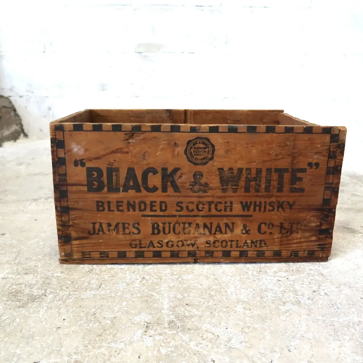 BLACK & WHITE ビンテージ ウッドボックス