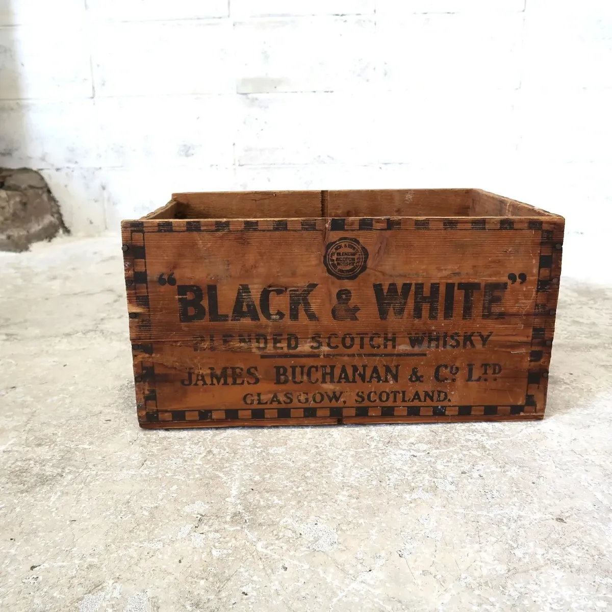 BLACK & WHITE ビンテージ ウッドボックス