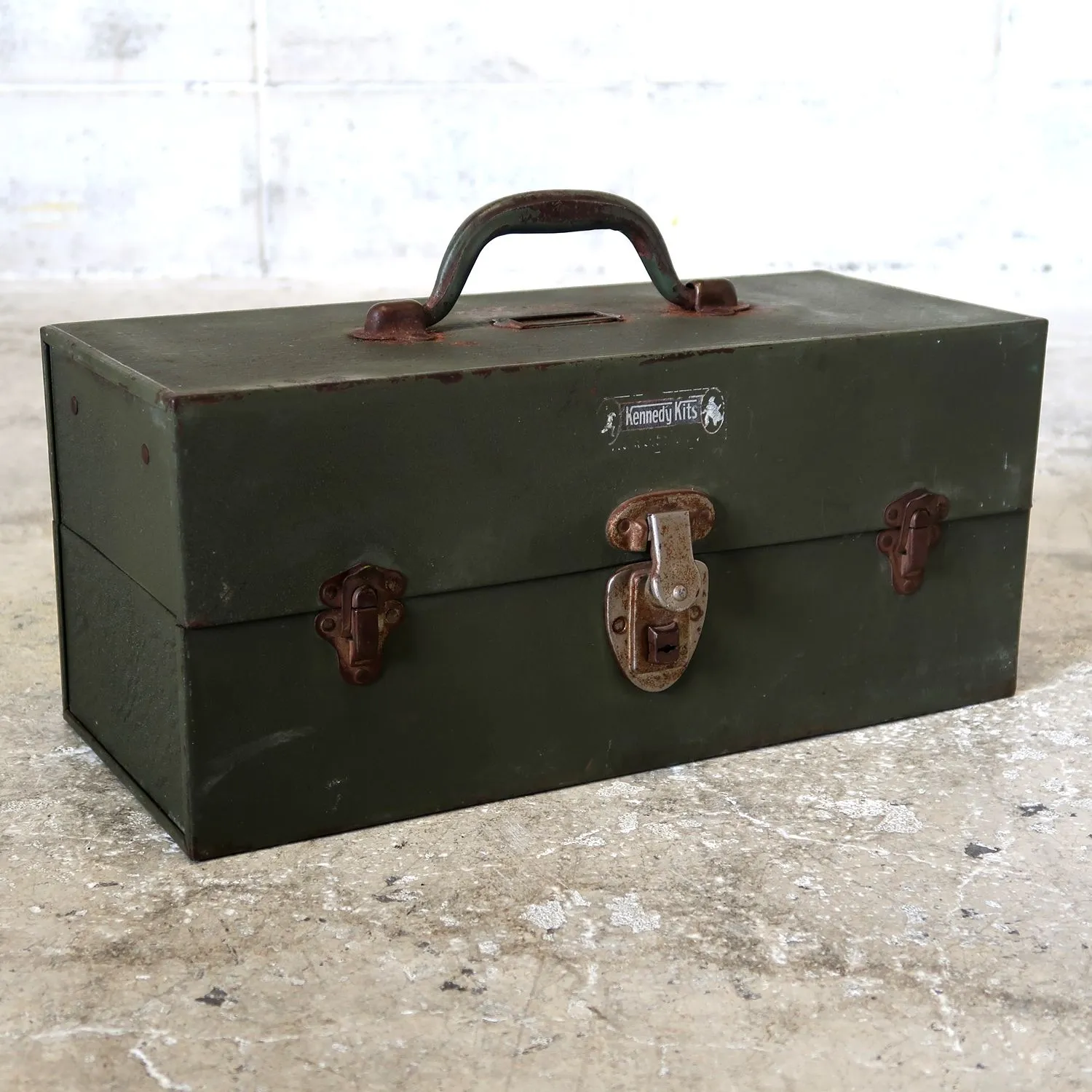 超レア！ビンテージ KENNEDY MANUFACTURING タックルボックス CO-190AL Kennedy ビンテージ タックルボックス ｜ glow ANTIQUES