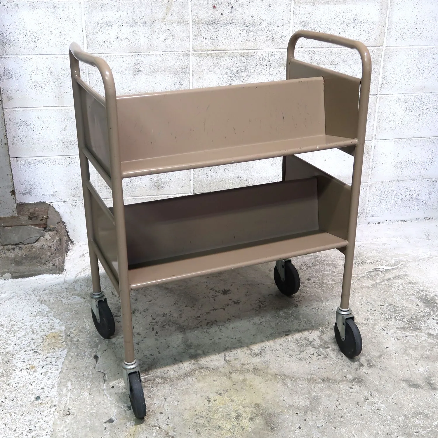 ビンテージ ブックワゴン ｜ glow ANTIQUES