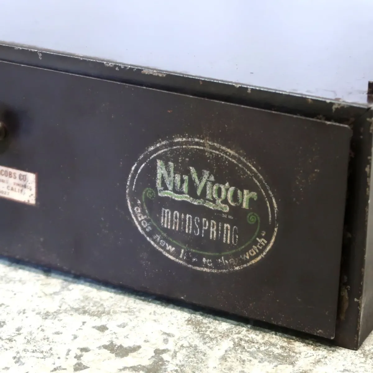 Nu Vigor ビンテージ メタルキャビネット
