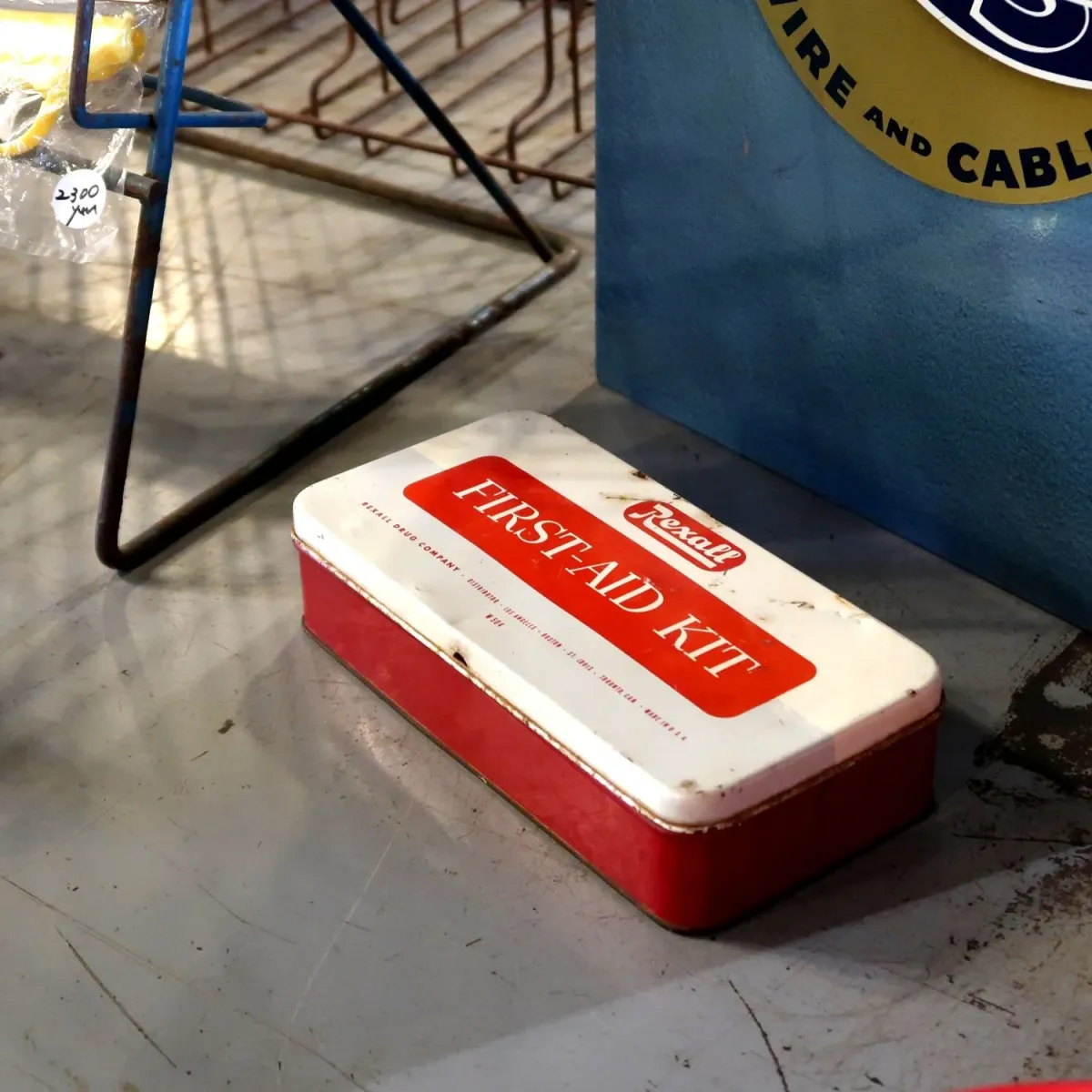 Rexall FIRST AID メタルボックス