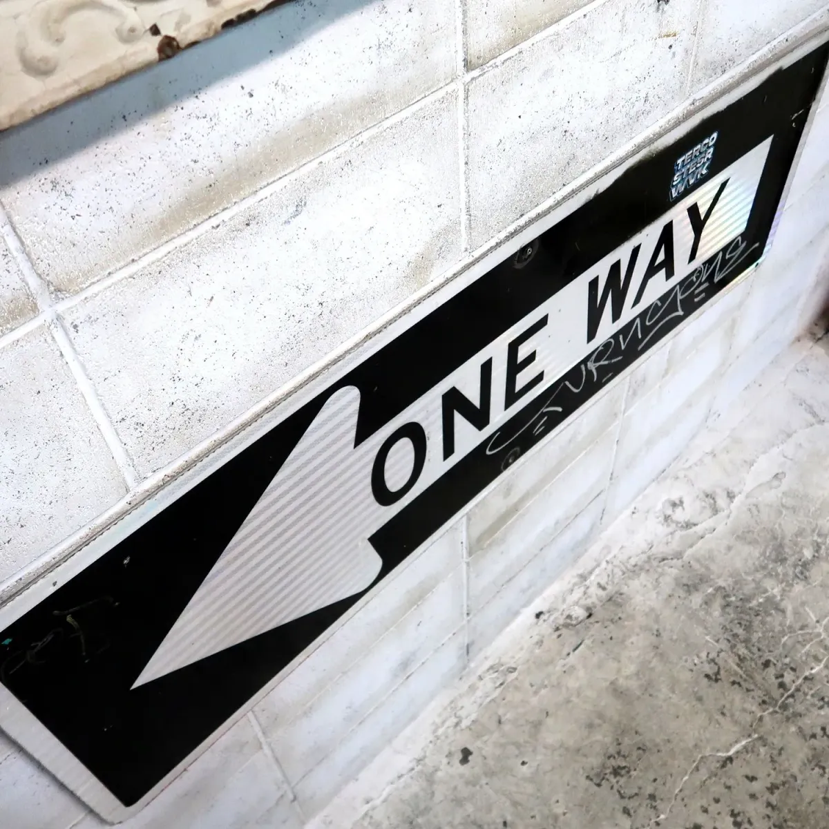 ONE WAY 大型ロードサイン