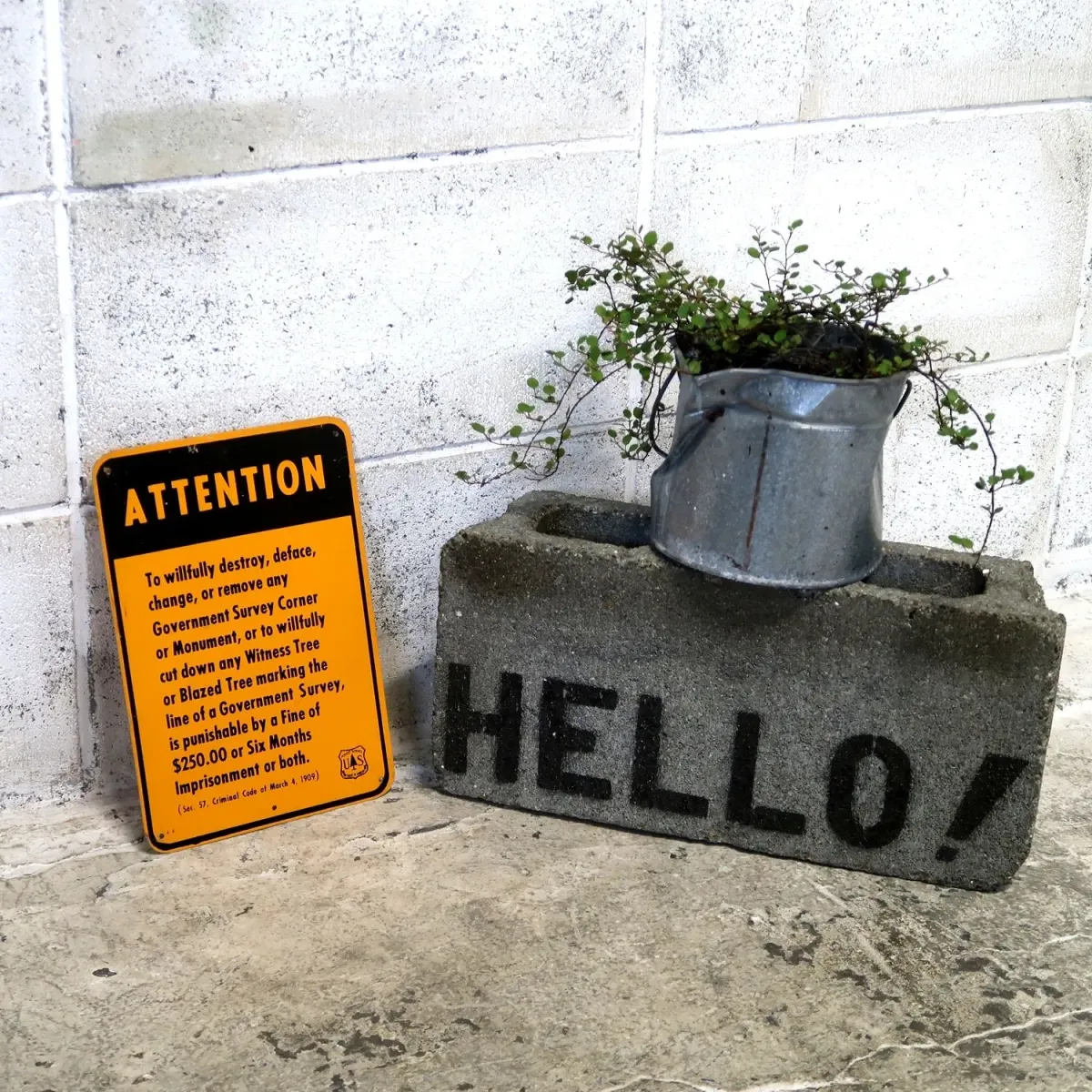 ATTENTION メタルサイン