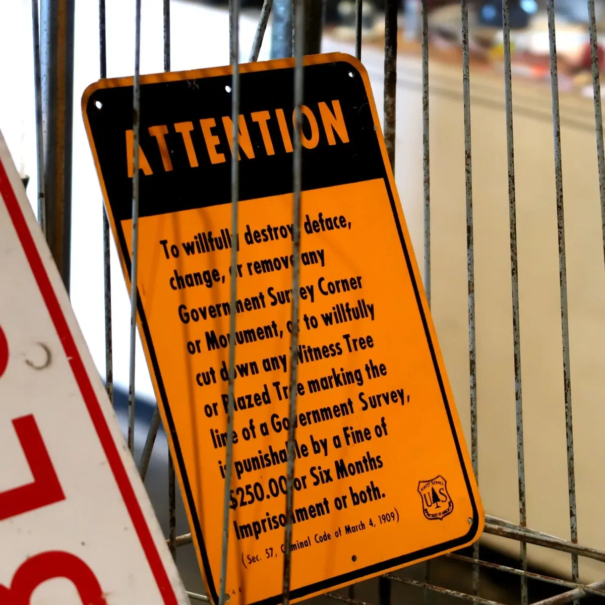 ATTENTION メタルサイン