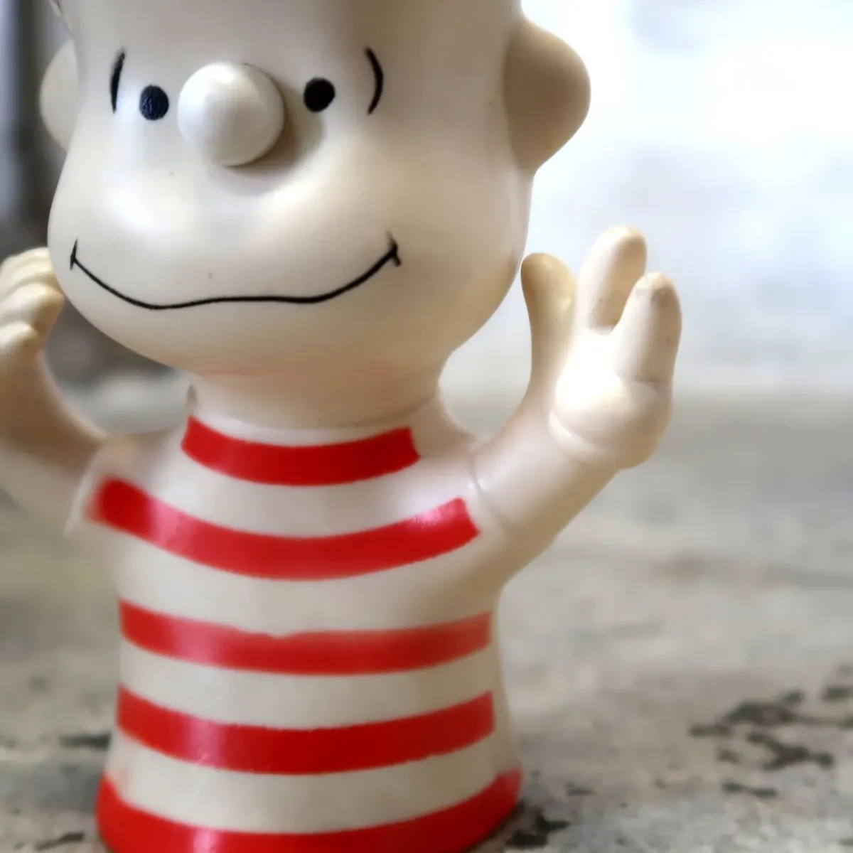 AVON ビンテージ ソフビドール PEANUTS ライナス