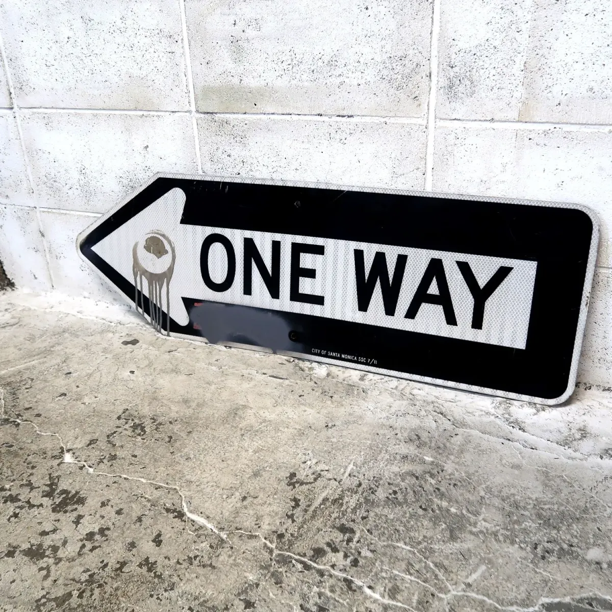 ONE WAY ロードサイン