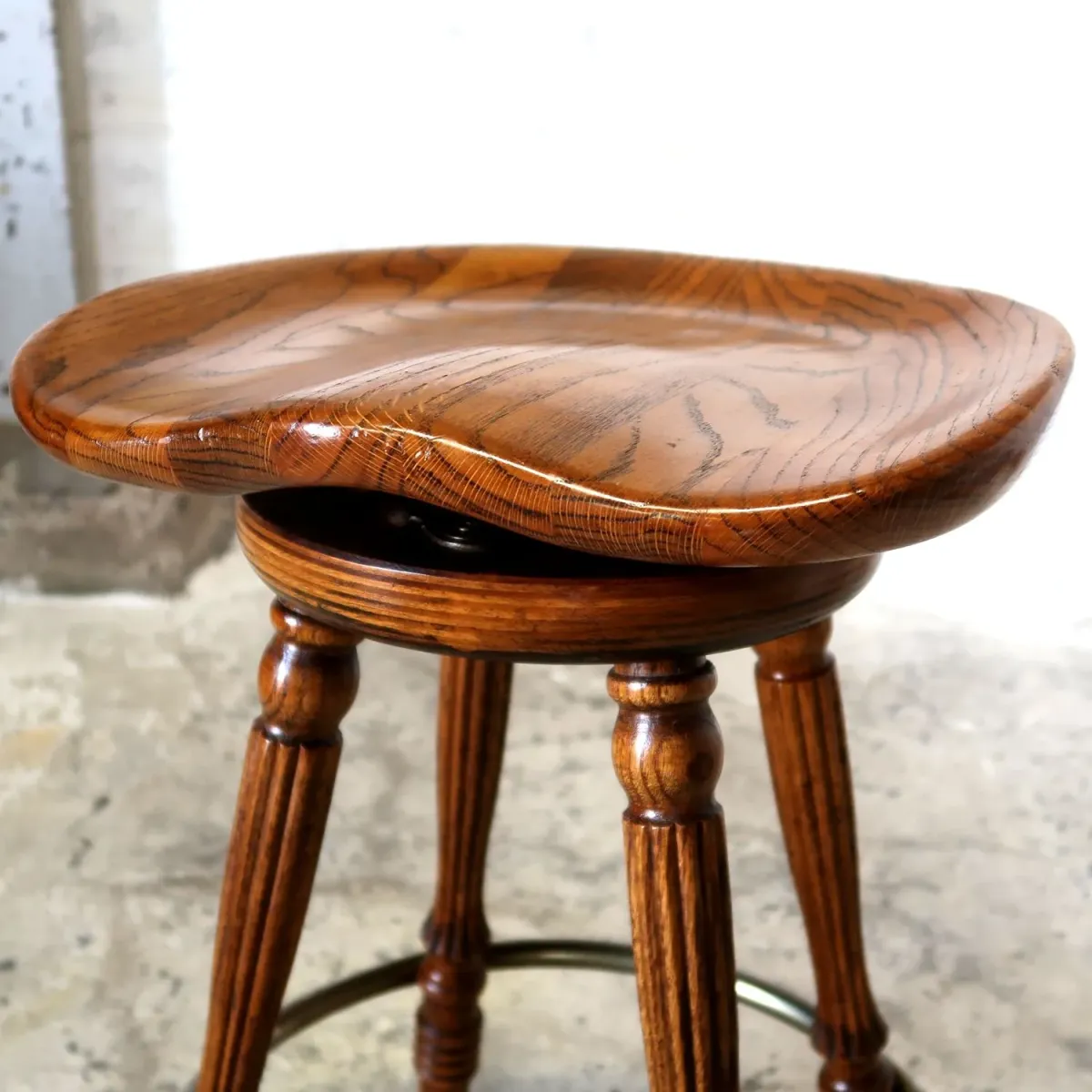 H.W. HULL & SONS アンティーク ウッドスツール オーク