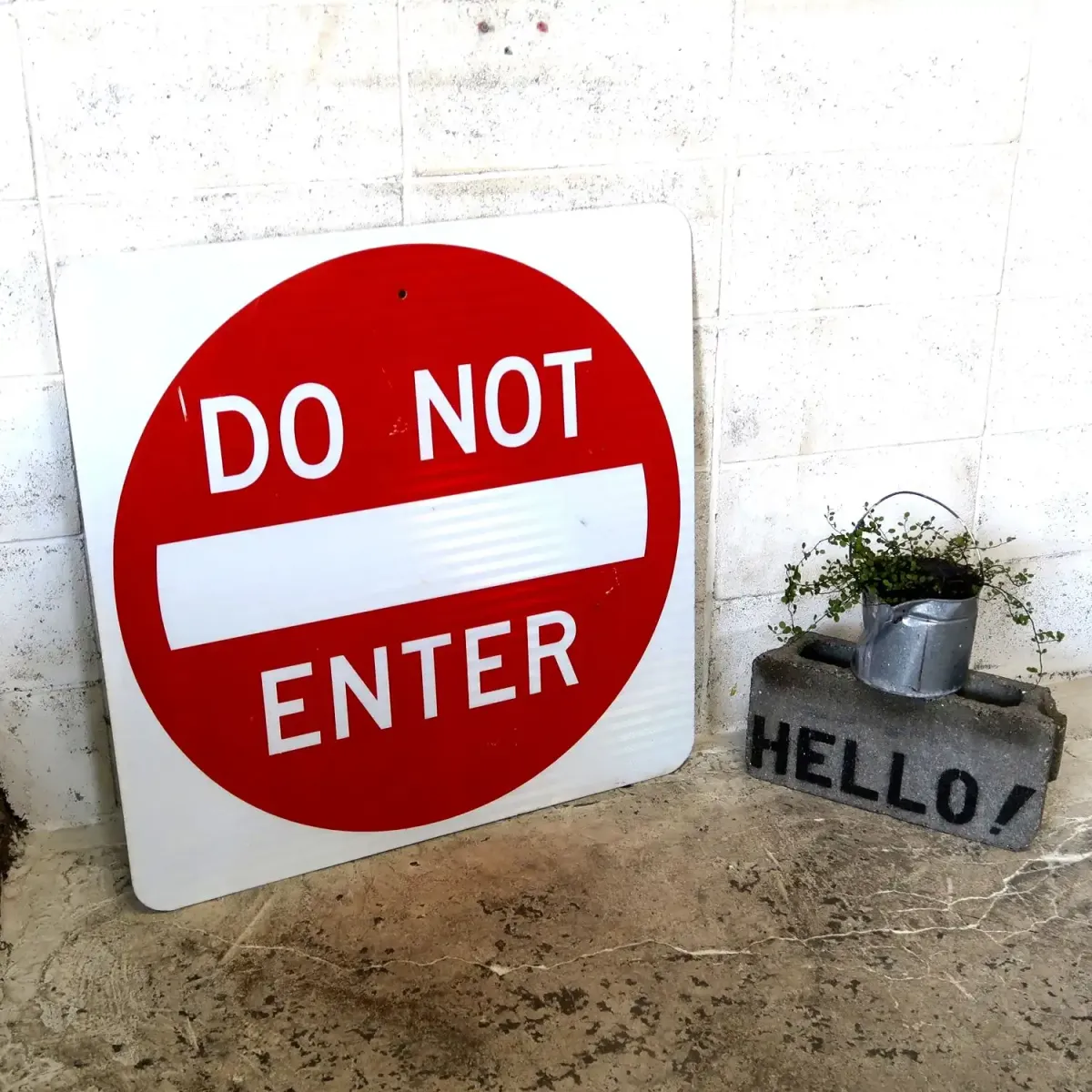 DO NOT ENTER 大型ロードサイン