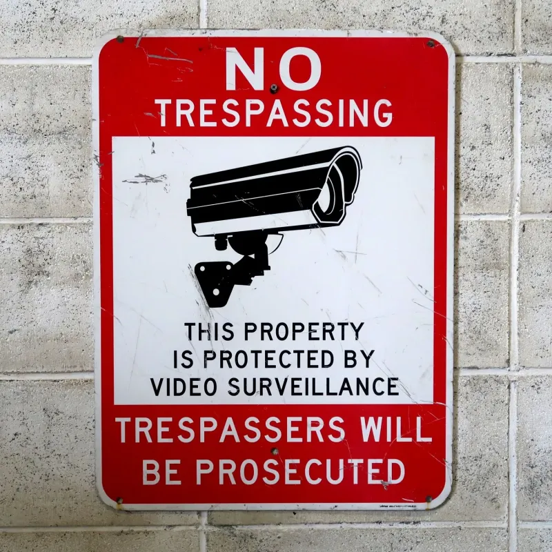 NO TRESPASSING メタルサイン