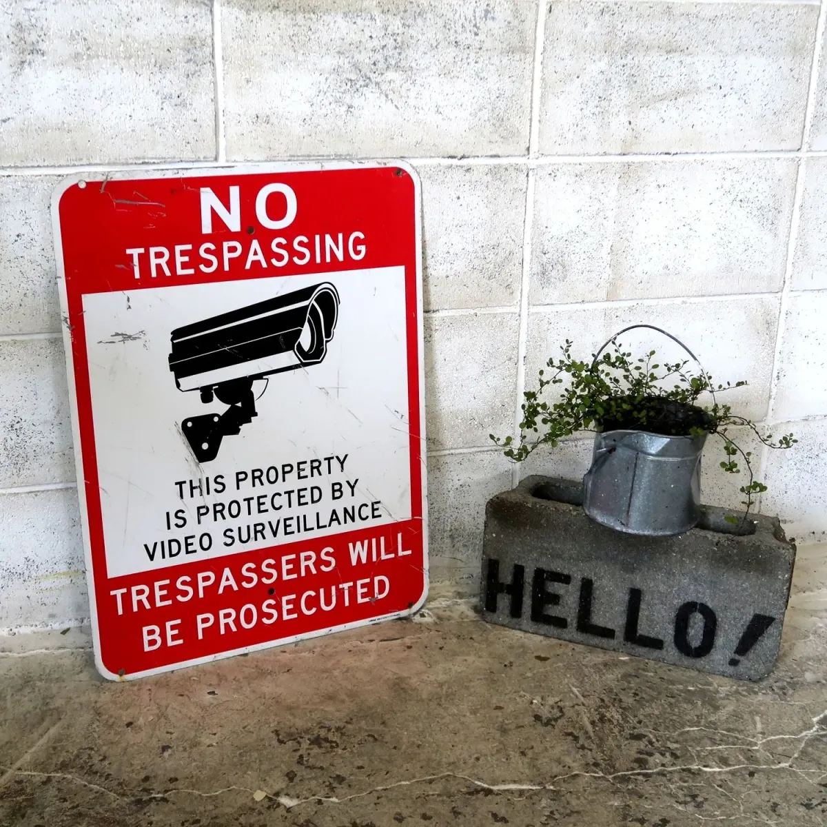 NO TRESPASSING メタルサイン