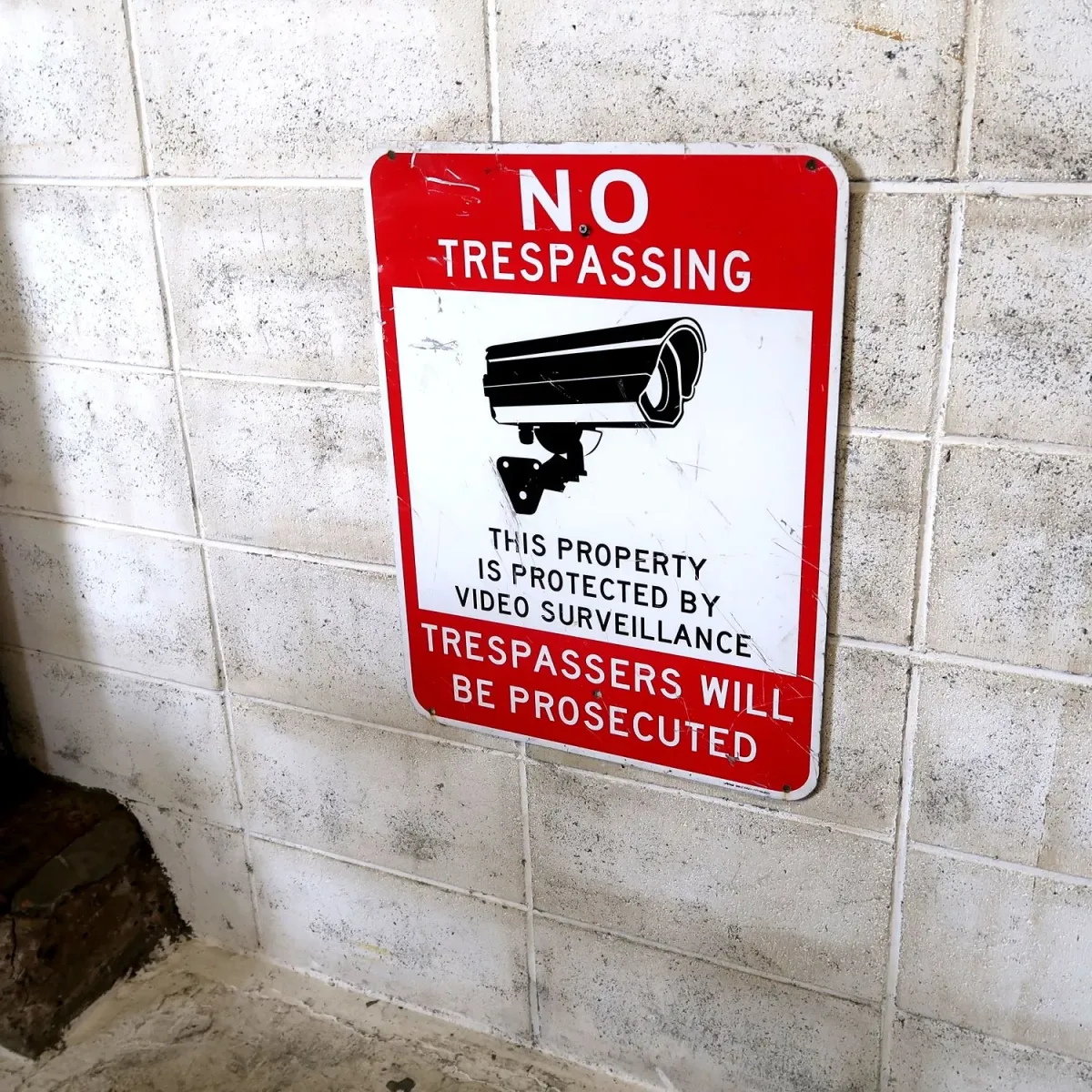 NO TRESPASSING メタルサイン