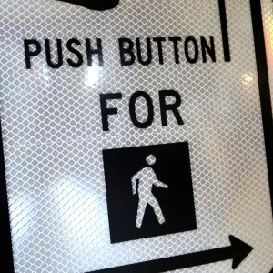 PUSH BUTTON ロードサイン