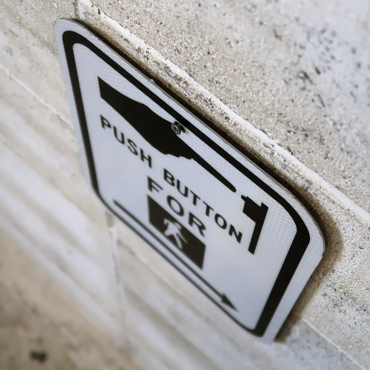 PUSH BUTTON ロードサイン