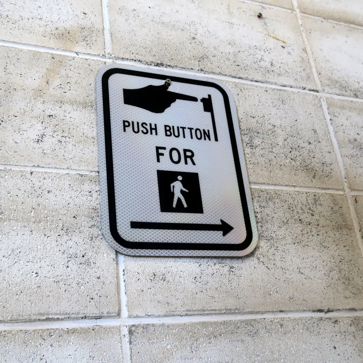 PUSH BUTTON ロードサイン