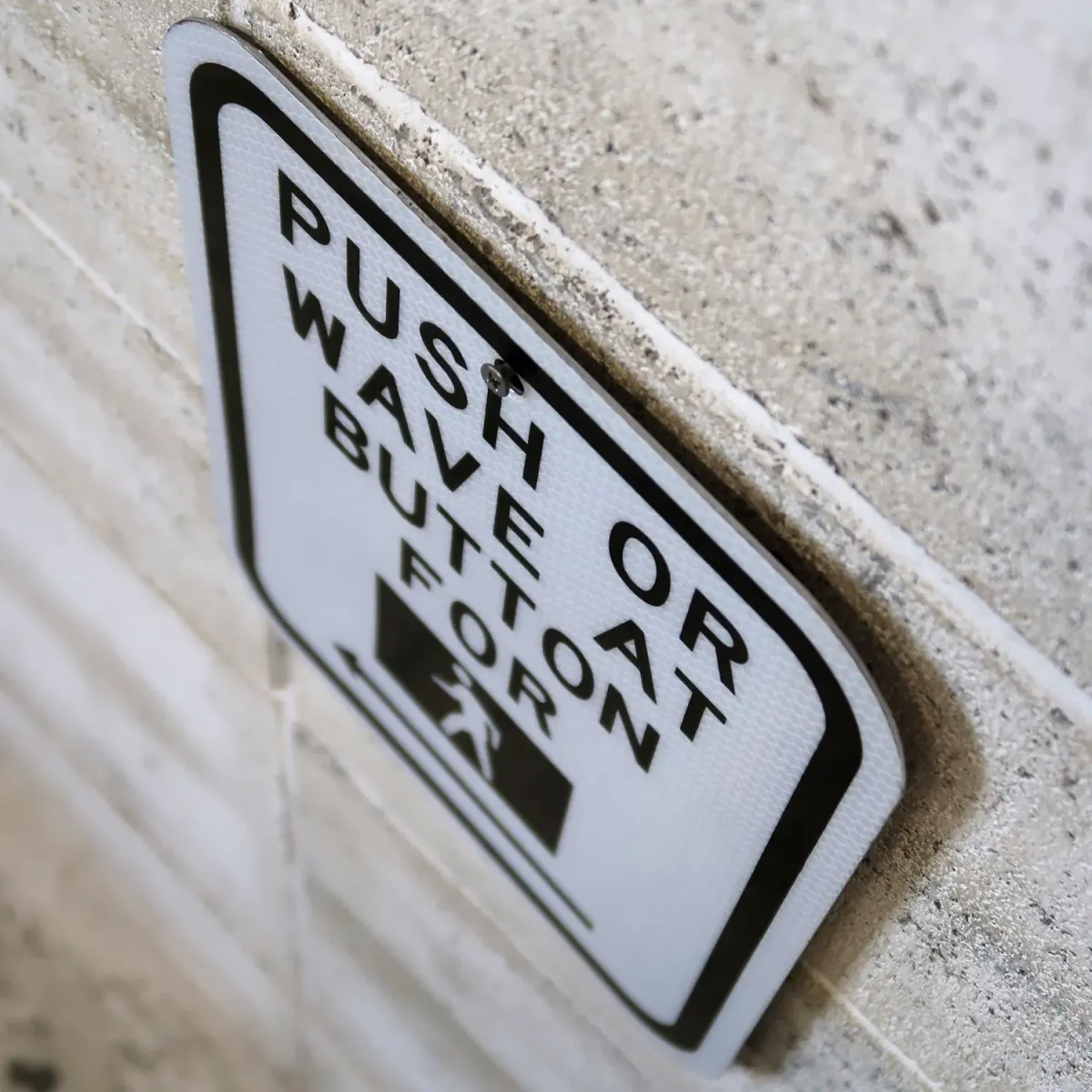 PUSH BUTTON ロードサイン