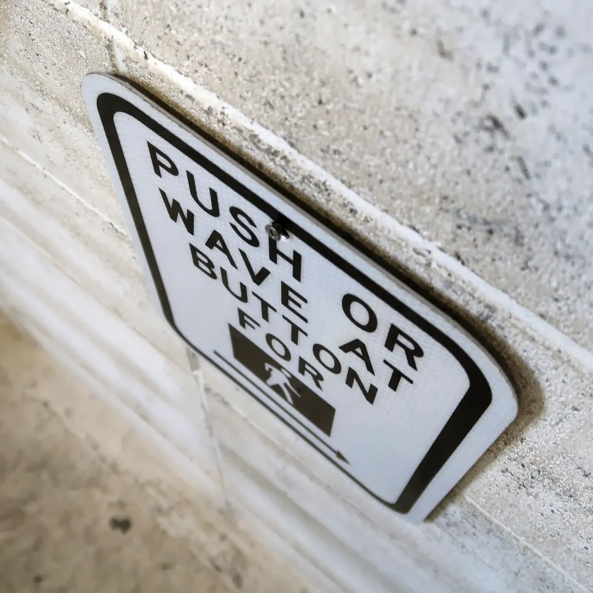 PUSH BUTTON ロードサイン