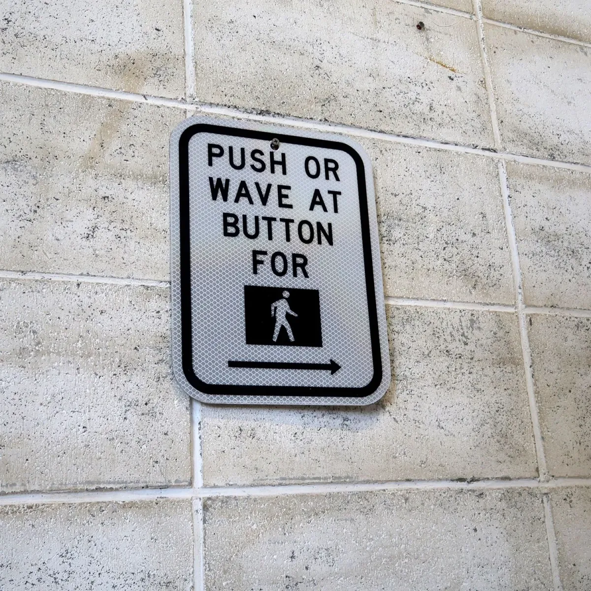 PUSH BUTTON ロードサイン