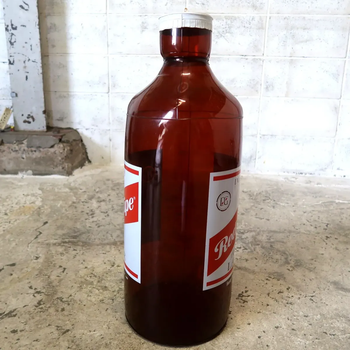 Red Stripe ビアボトル型 インフレータブル ディスプレイ