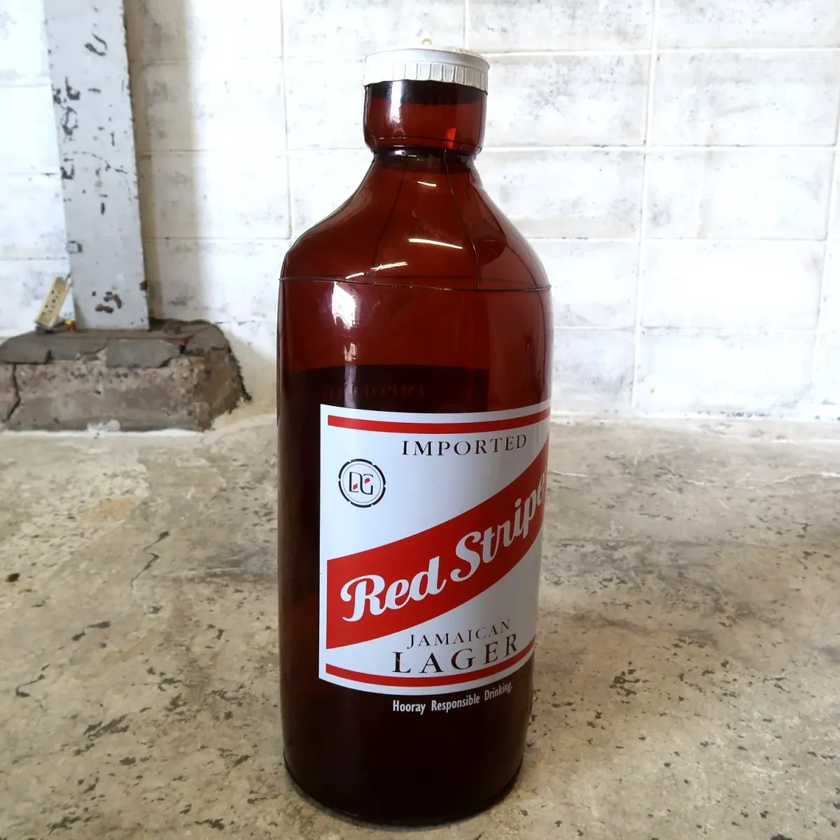 Red Stripe ビアボトル型 インフレータブル ディスプレイ