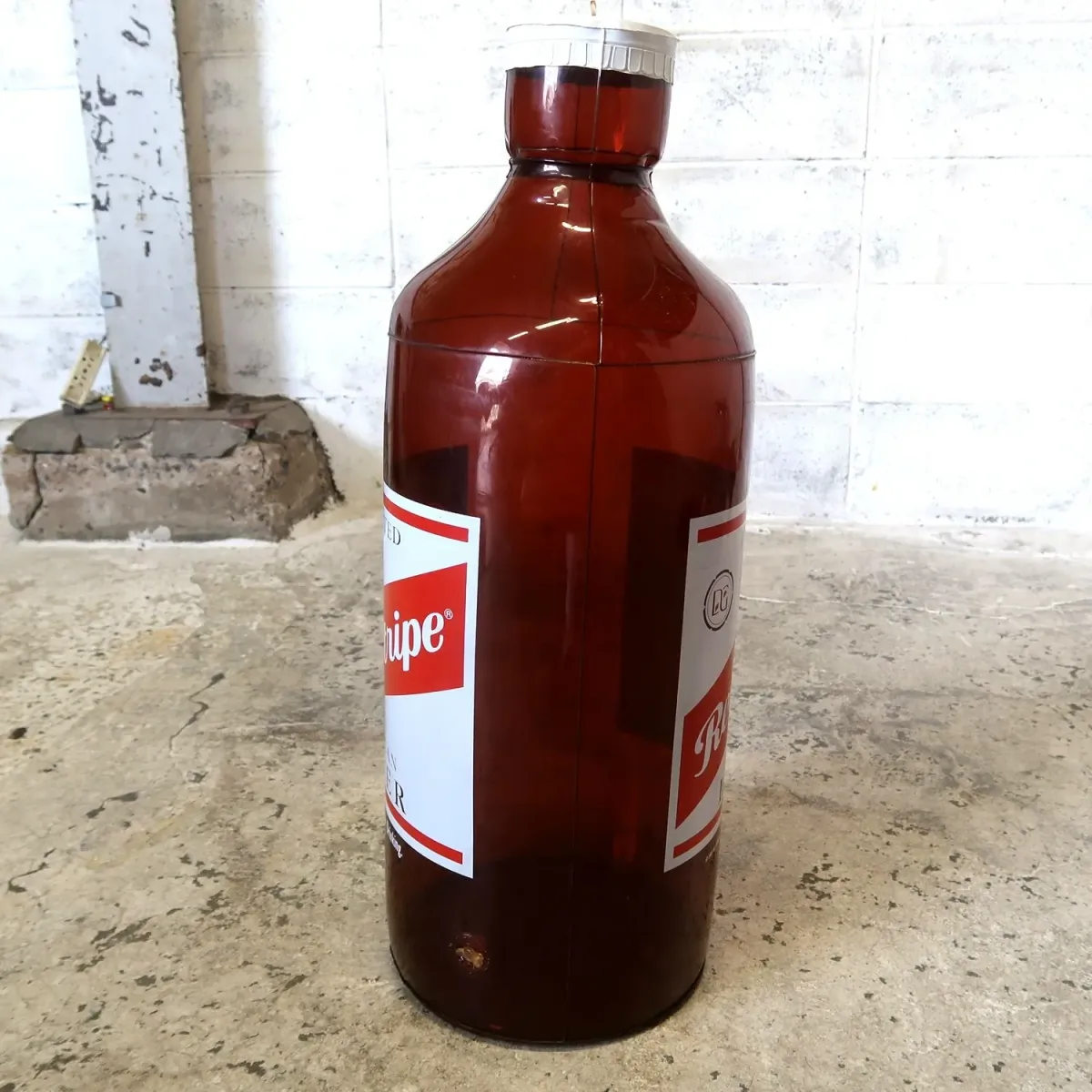 Red Stripe ビアボトル型 インフレータブル ディスプレイ