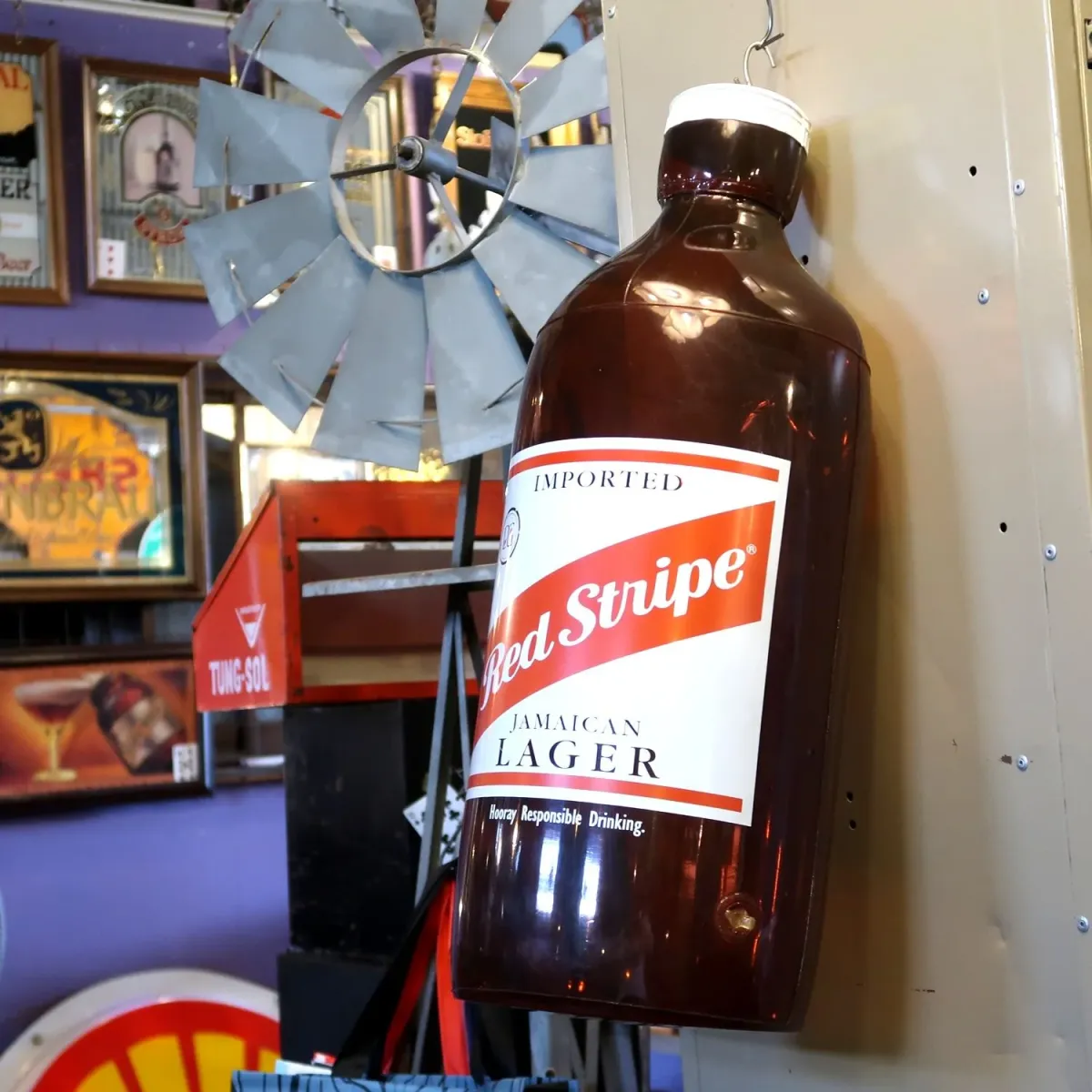 Red Stripe ビアボトル型 インフレータブル ディスプレイ