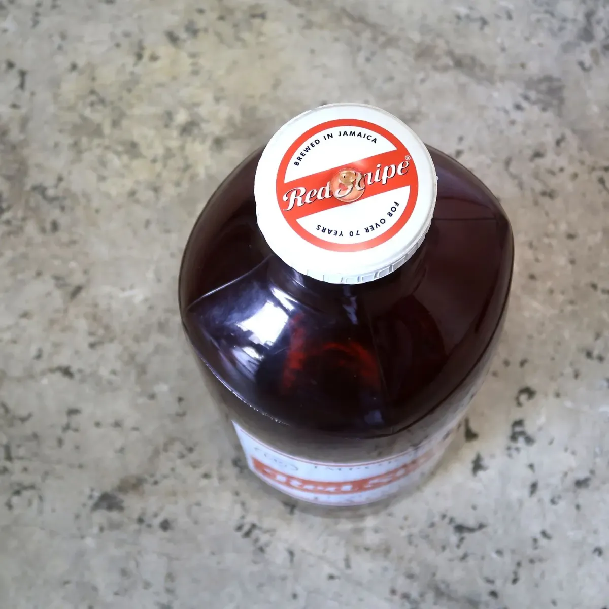 Red Stripe ビアボトル型 インフレータブル ディスプレイ
