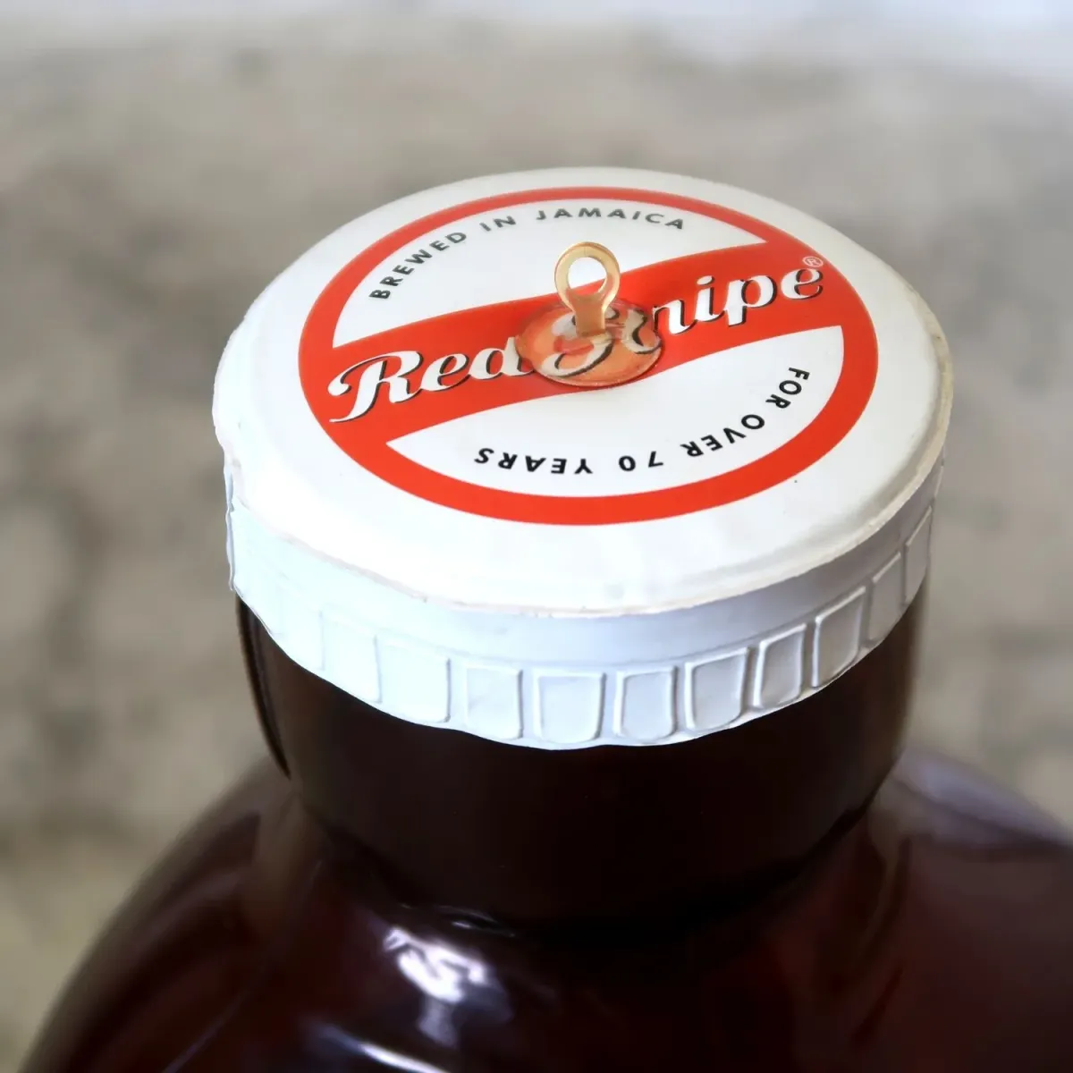 Red Stripe ビアボトル型 インフレータブル ディスプレイ