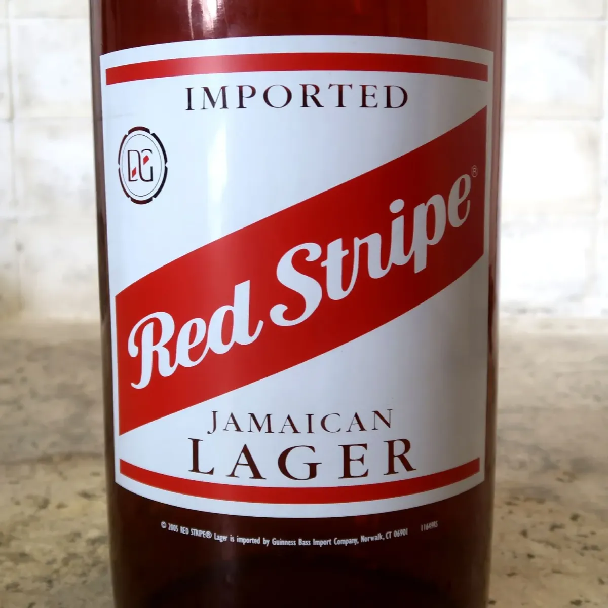 Red Stripe ビアボトル型 インフレータブル ディスプレイ