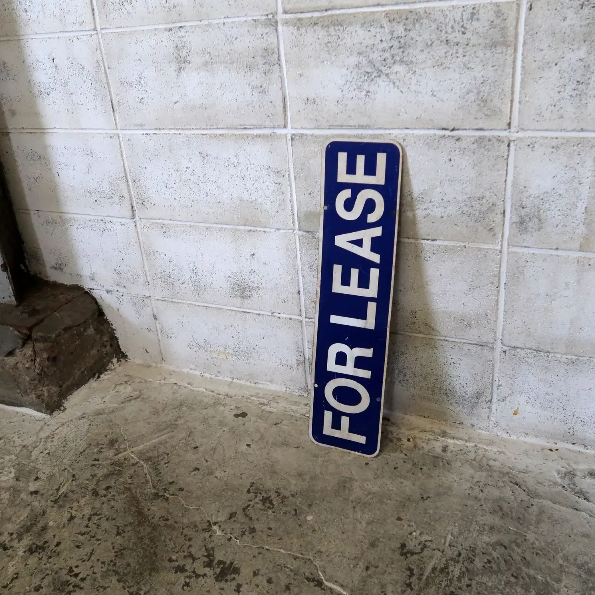 FOR LEASE メタルサイン