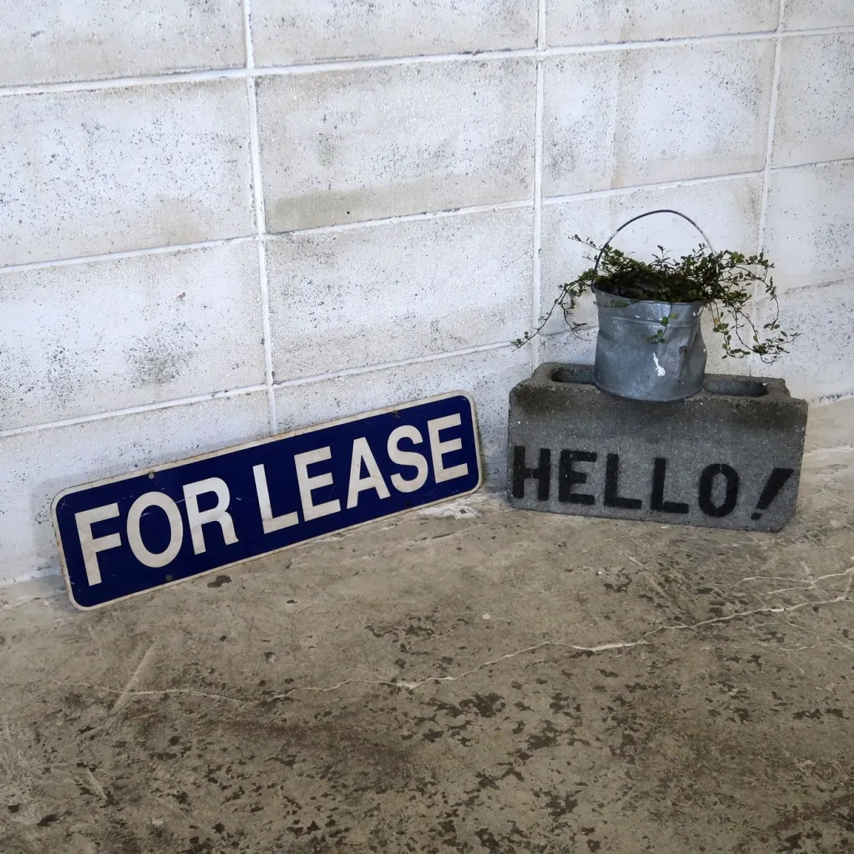 FOR LEASE メタルサイン