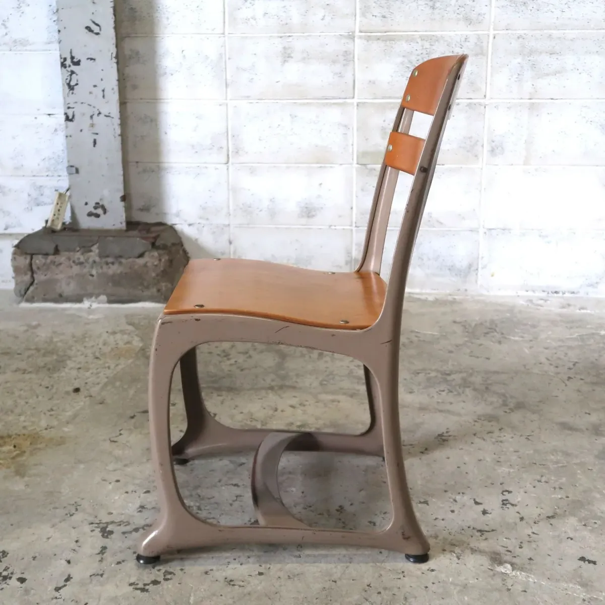 AMERICAN SEATING社 ビンテージ スクールチェア