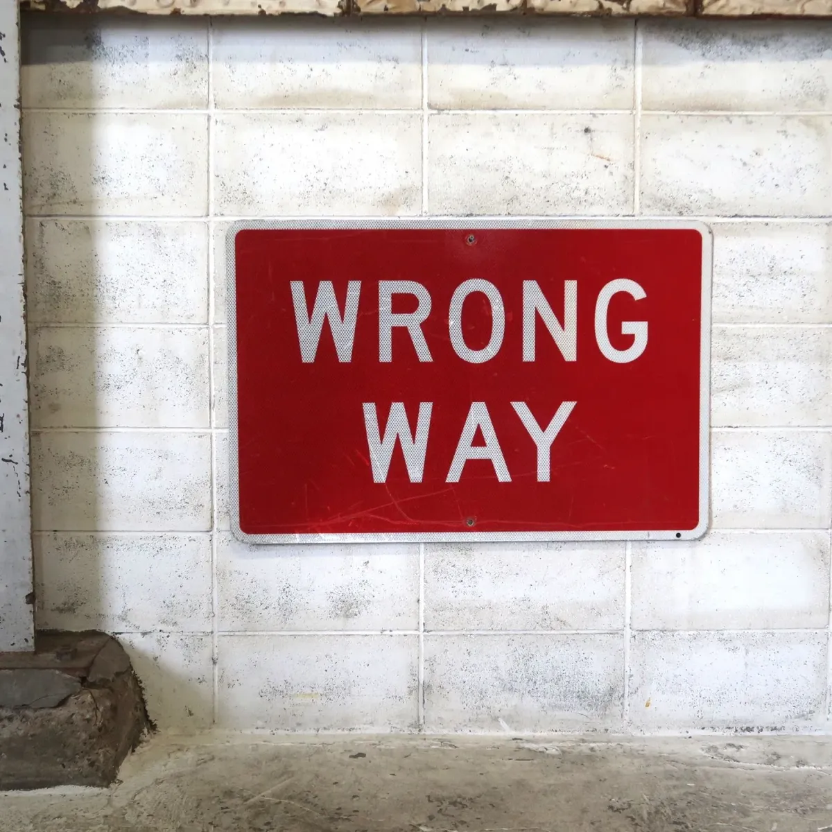 WRONG WAY 大型ロードサイン