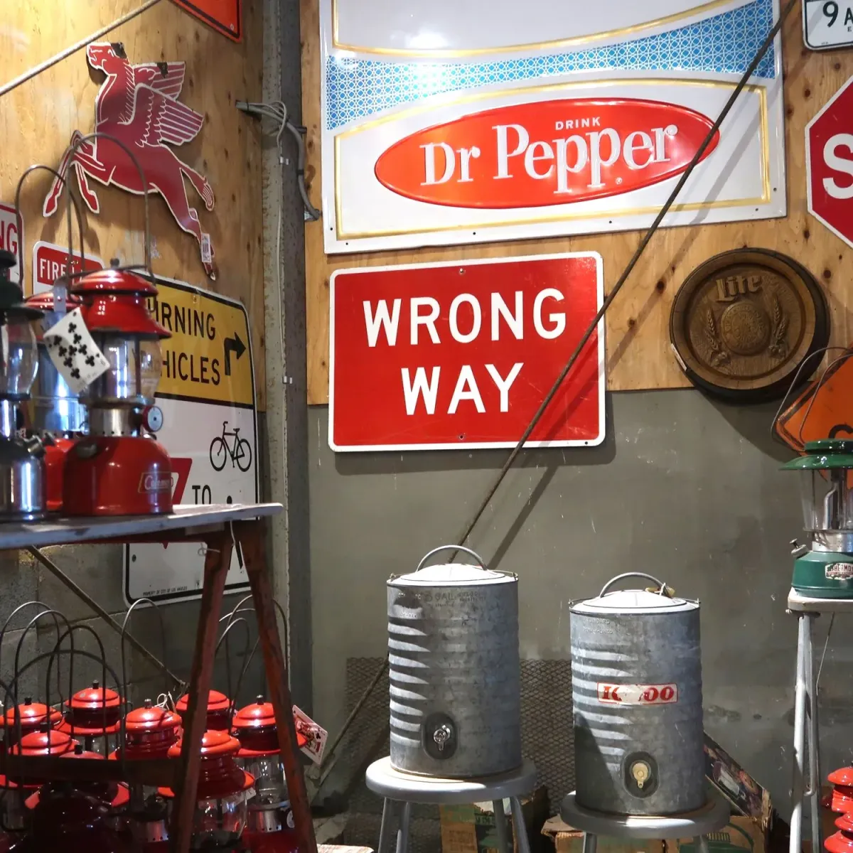 WRONG WAY 大型ロードサイン